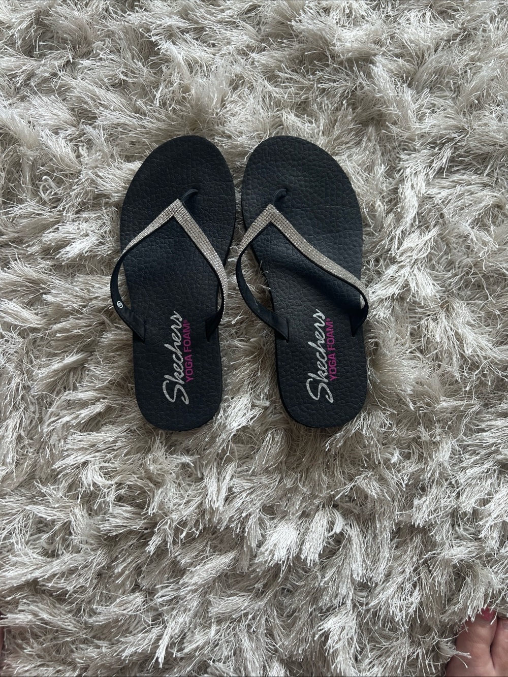 Skechers Black Flip Flop Sandals with Rhinestone T-Strap Yoga Foam - Picture 3 of 8